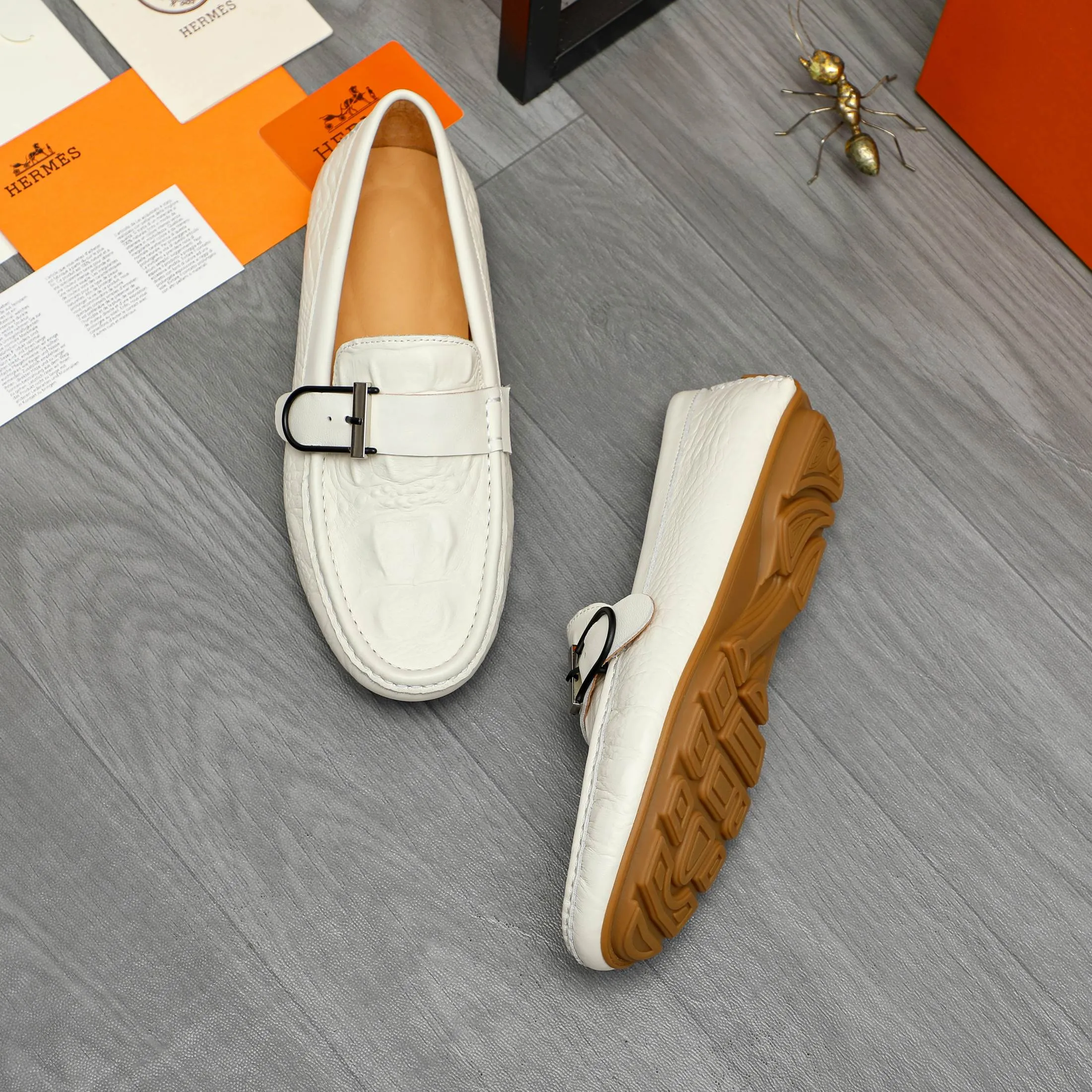 P380 Product trademark: HERMES "Hermes" casual slip-on men's shoes Regular size: 38-44 Product material: Selected crocodile pattern cowhide upper, pigskin lining, rubber outsole